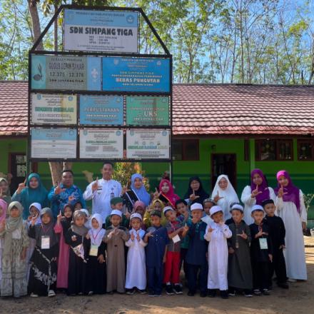 Bunda PAUD Desa Simpang Tiga Dampingi Bunda PAUD Kecamatan Mataraman dalam Pelaksanaan MPLS Ramah